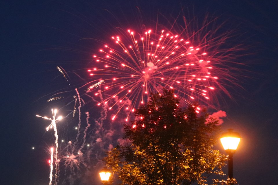 L Canada day fireworks