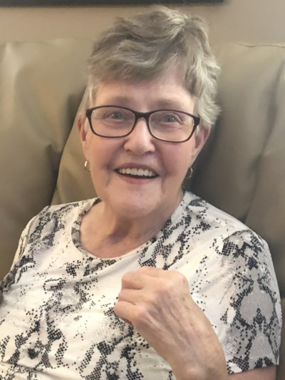 mrs-carolyne-molnar