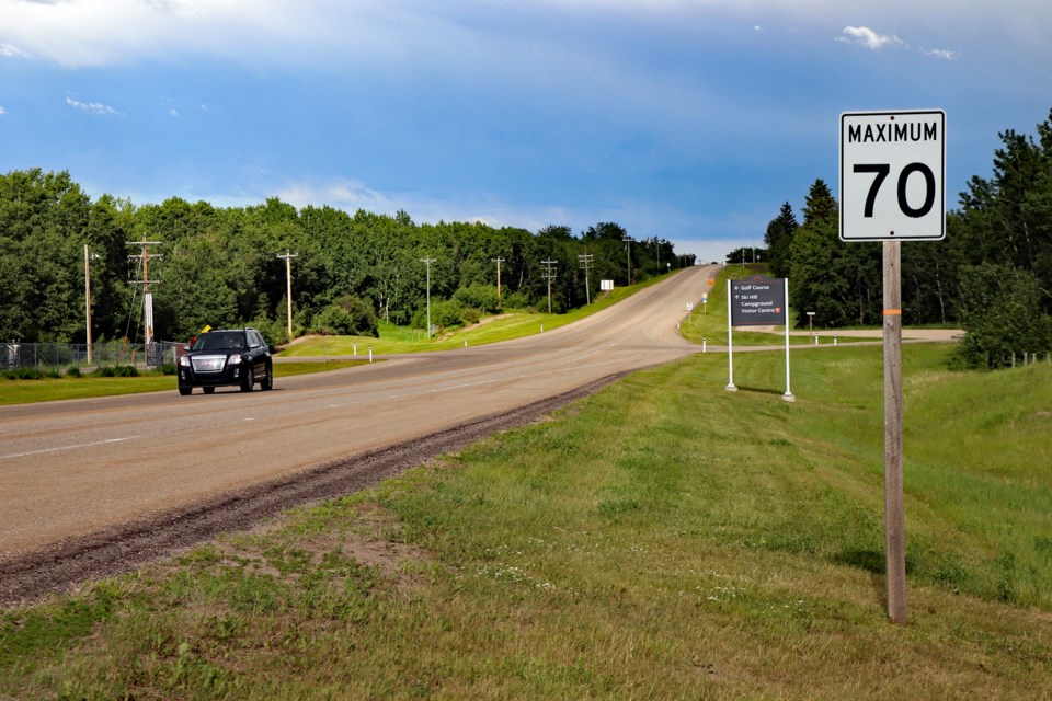 A 70 km/h speed limit sign along the far western section of Innisfail's Lakewood Drive will soon change to 60 km/h after council's approval last week. Johnnie Bachusky/MVP Staff 