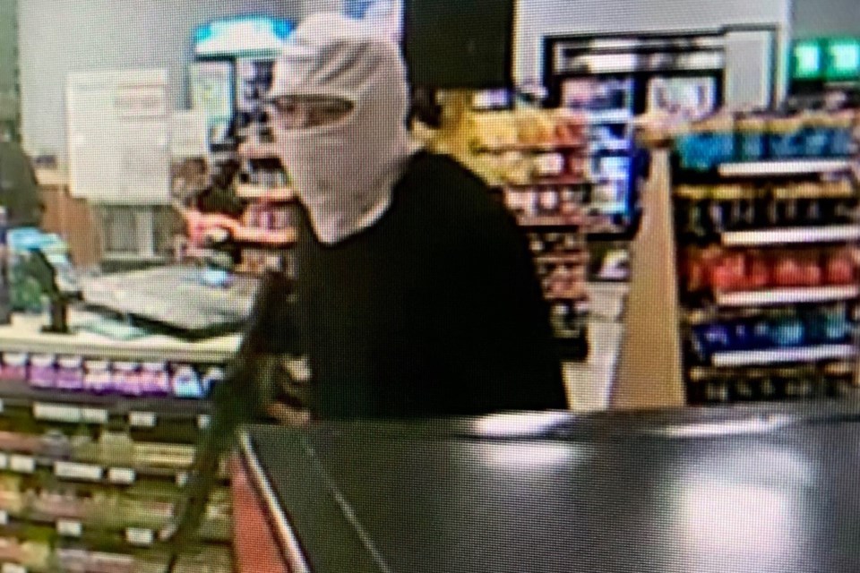 MVT armed robbery suspect thumb