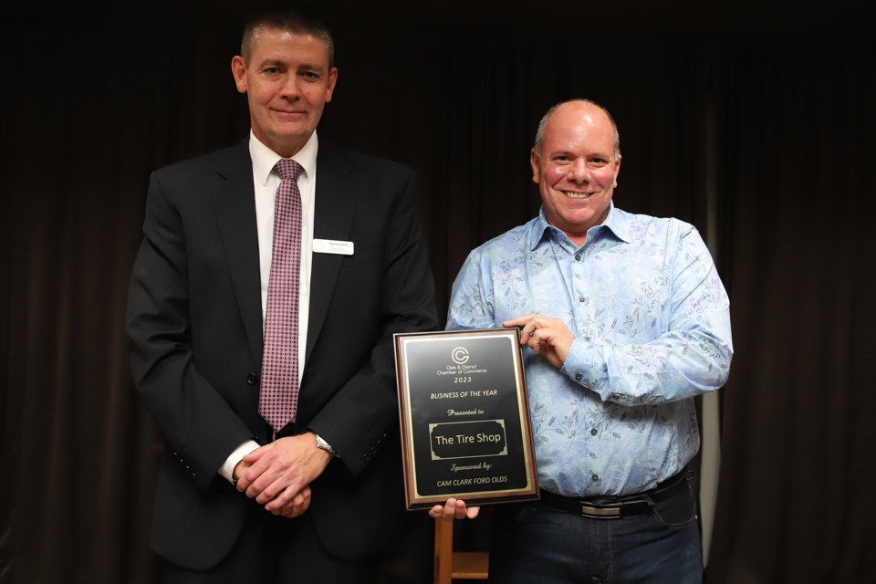 Murray Elliott, chair of the Olds & District Chamber of Commerce Small Business Awards committee, presents the Business of the Year award to Aaron Laviolette, owner of The Tire Shop.
Doug Collie/MVP Staff