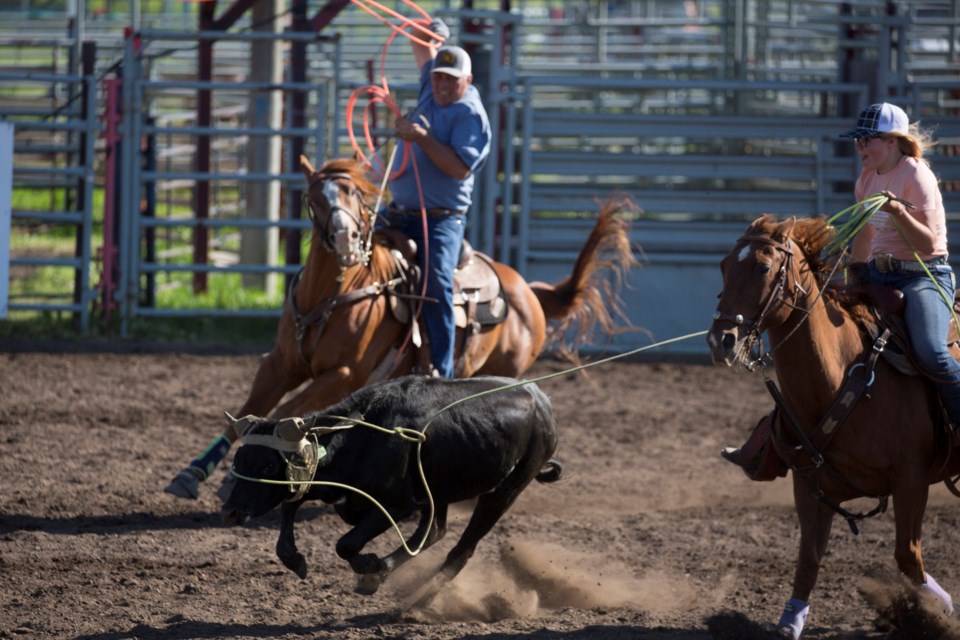 mvt Bowden Daze team roping-2