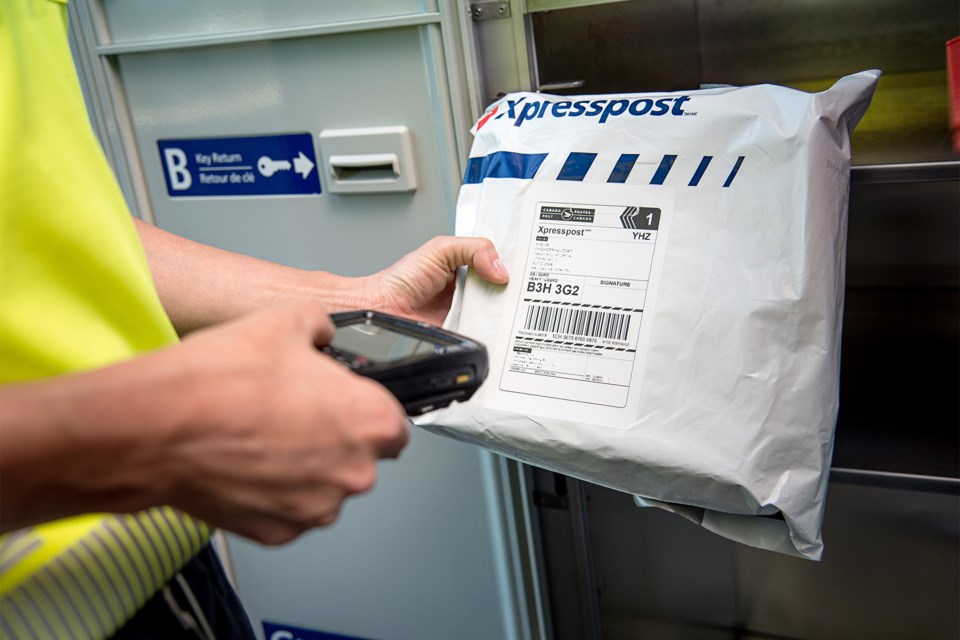 mvt-canada-post-parcel-lockers