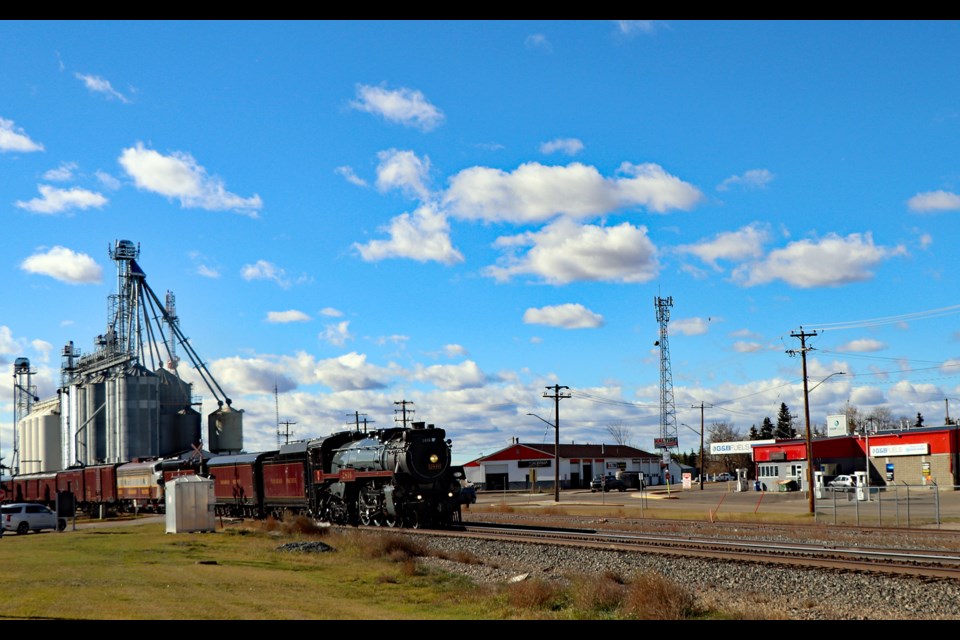 Canadian Pacific 2816 moments after entering Innisfail. It blasted through town in less than 30 seconds. 
Johnnie Bachusky/MVP Staff