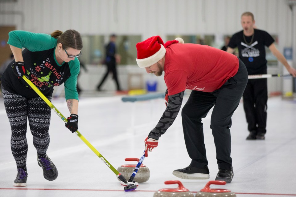 MVT carstairs christmas curling-11