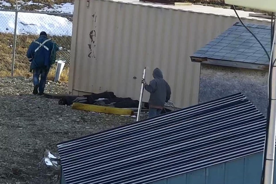 Suspects in a copper wire theft from an oilfield lease site about five kilometres west of Didsbury were caught on live video feed.
Photo courtesy of Didsbury RCMP