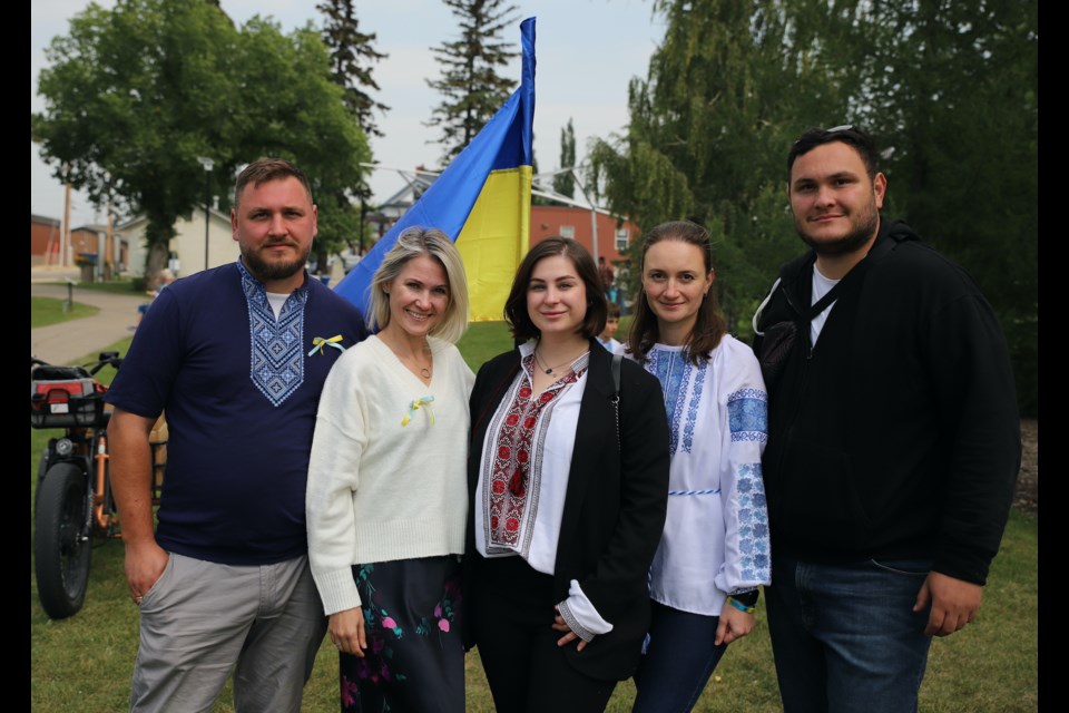 Shota and Valentyna Natsvaladze, Meri Natsvaladze, Anna Shyyan, and Davyd Natsvaladze pose for a photo. 