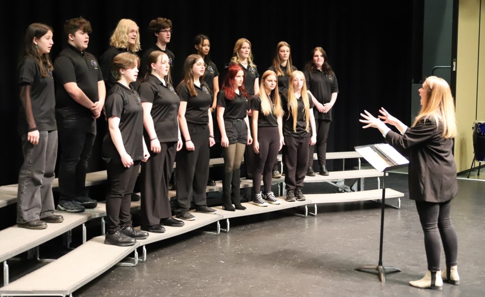 mvt-kiwanis-music-fest-hugh-sutherland-choir-1
