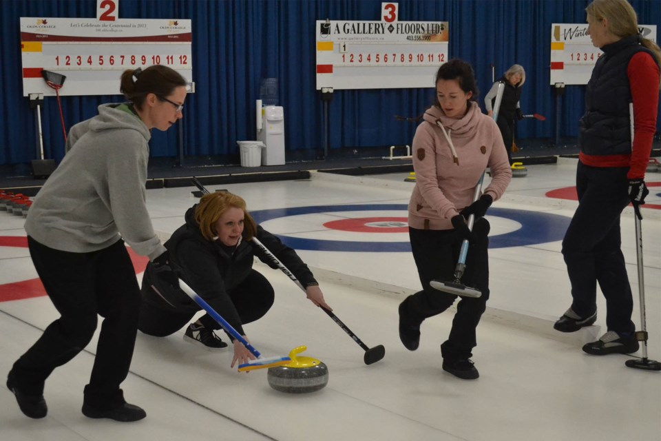 MVT Ladies curling-6