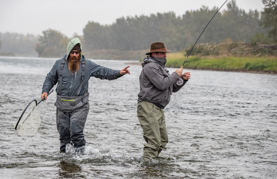 mvt Lattery and guest in water