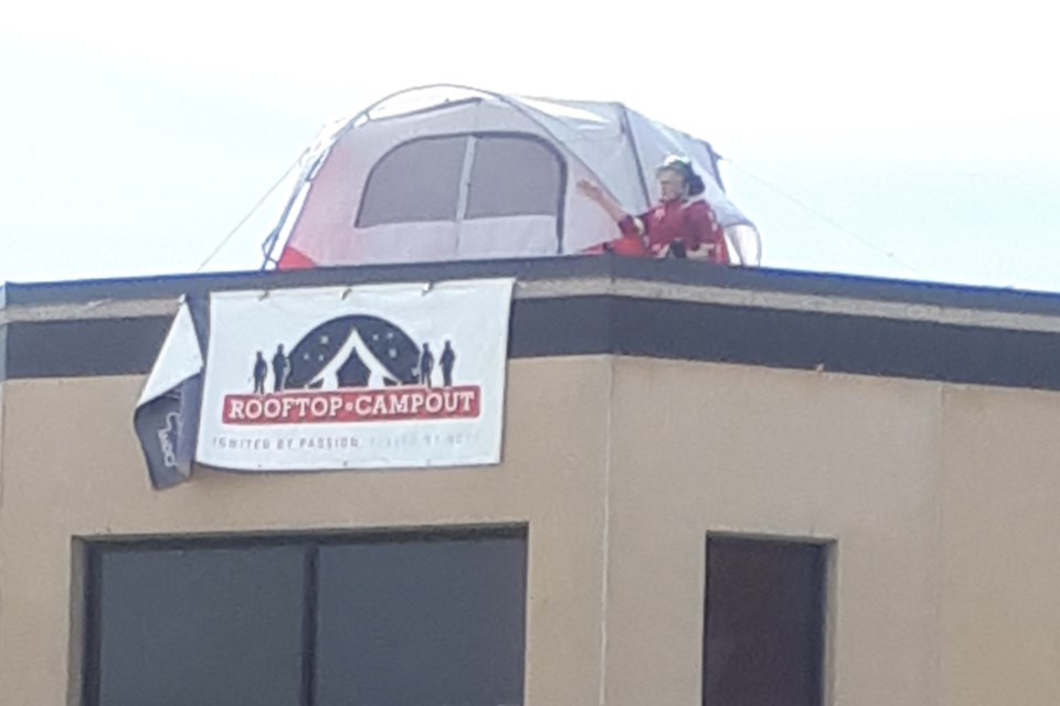 MVT Manikin fireman on roof cr