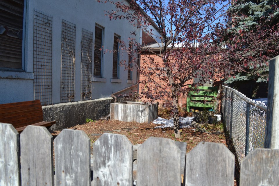 mvt Museum Garden with fence-1