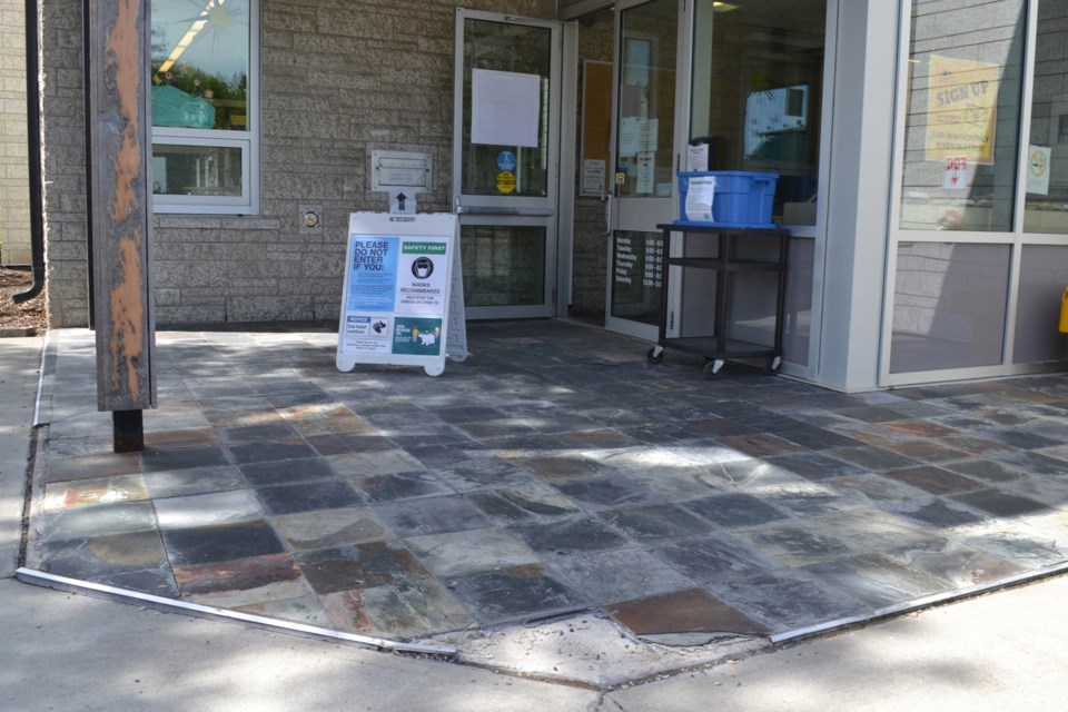 mvt Olds Library front entrance