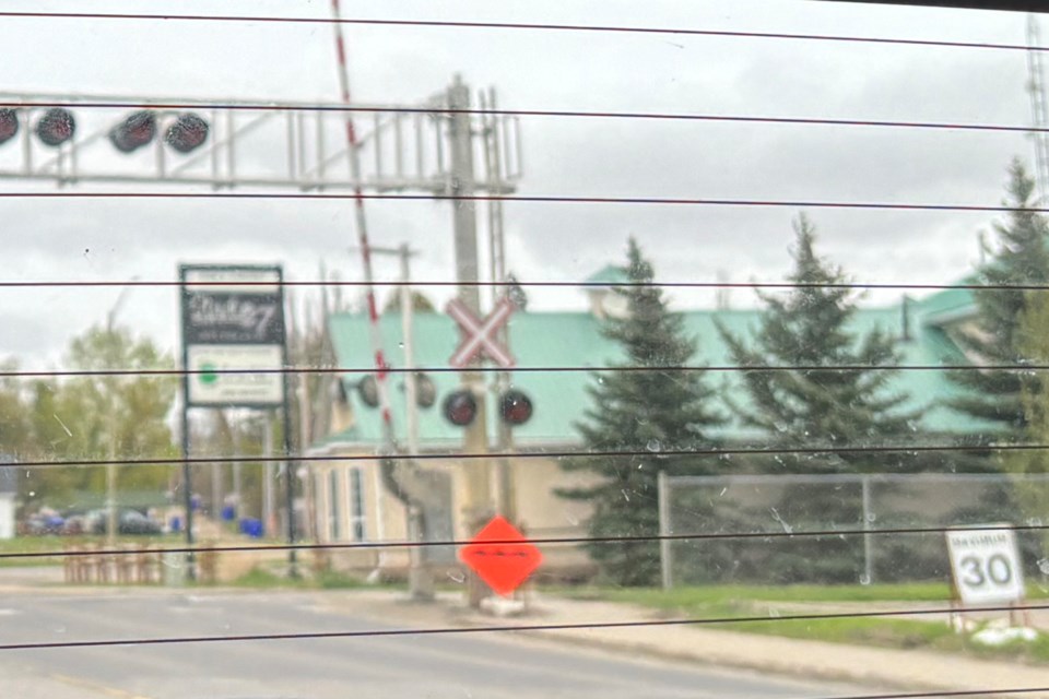 mvt-olds-railway-crossing