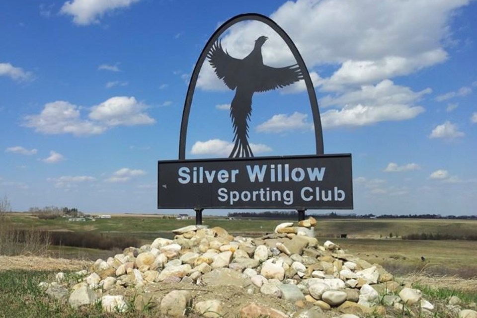 mvt-silver-willow-sporting-club-sign