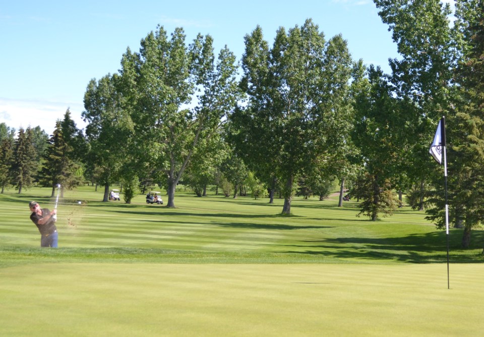 Local residents win Seniors' Open golf tournament in Olds