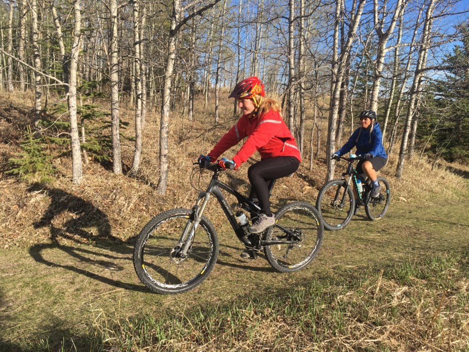 MVT-Sundre bike n ski club women's ride