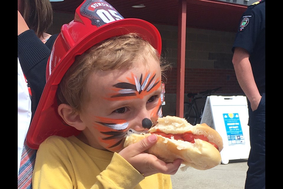 Chase Blackhurst, 5, who came out on Saturday, June 11 to the Sundre library's Summer Kick Off Party with his parents Alexa and Troy as well as his four siblings, was among many children who didn't hesitate to dive right in. 
Simon Ducatel/MVP Staff