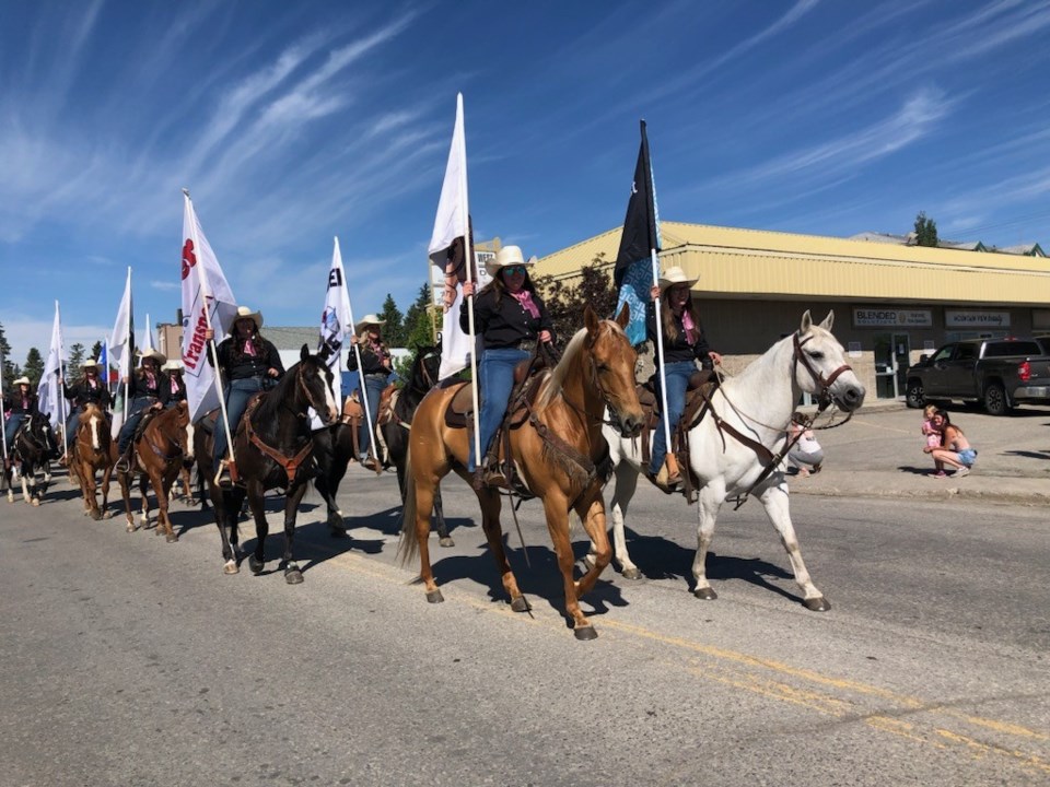 mvt-sundre-rodeo-parade-photo