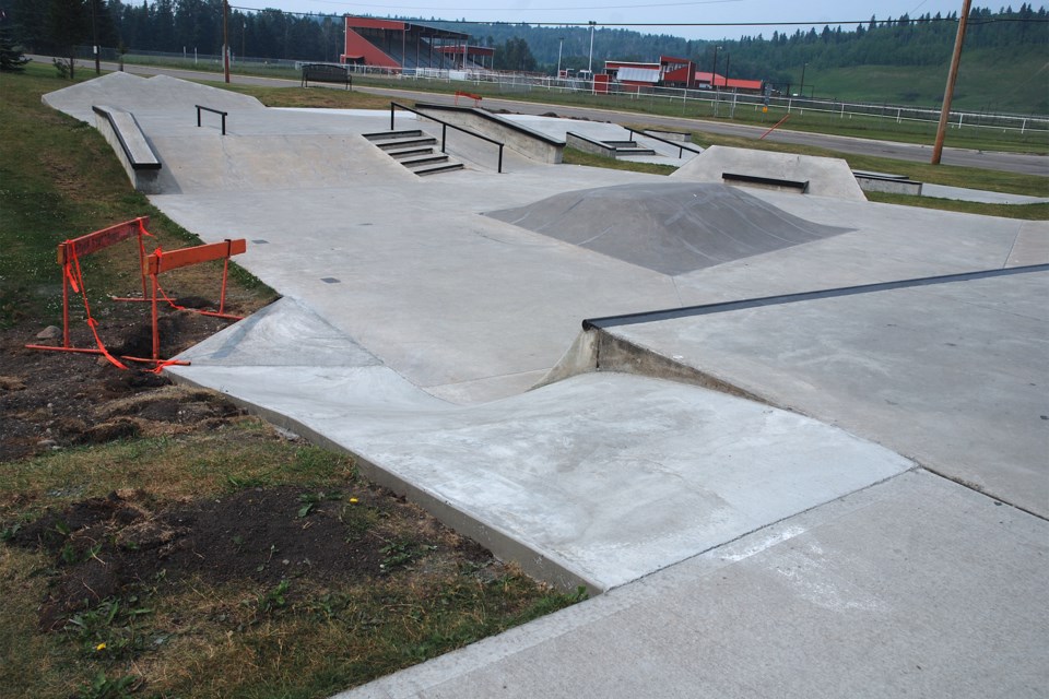 MVT Sundre Skatepark roll-in feature 1