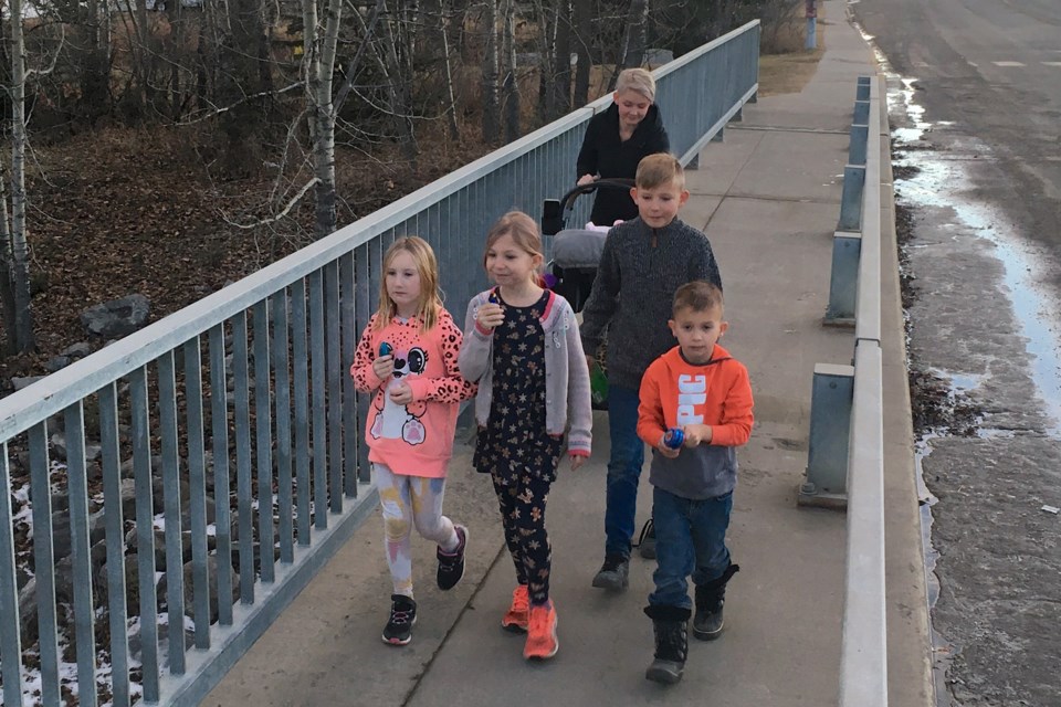 mvt-warm-december-weather-sundre