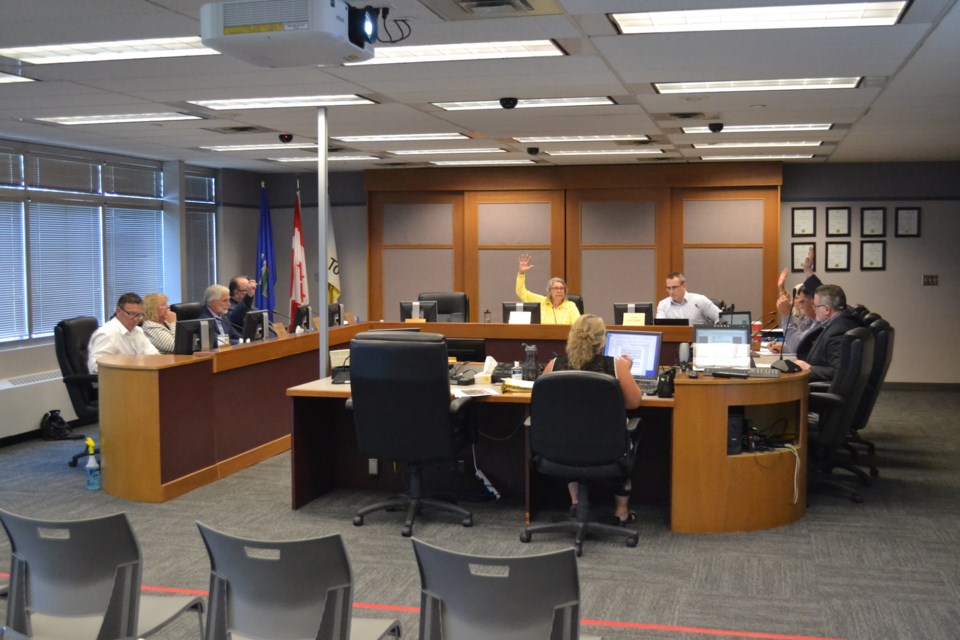 Five Olds town councillors voted in favour of roughly doubling the amount of land the Town of Olds will lease to the Mountain View Emergency Shelter Society for an emergency shelter. 