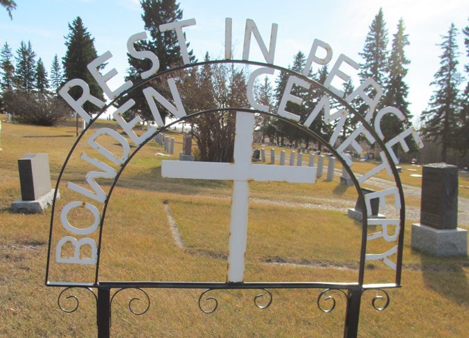 mvtBowden cemetery sign