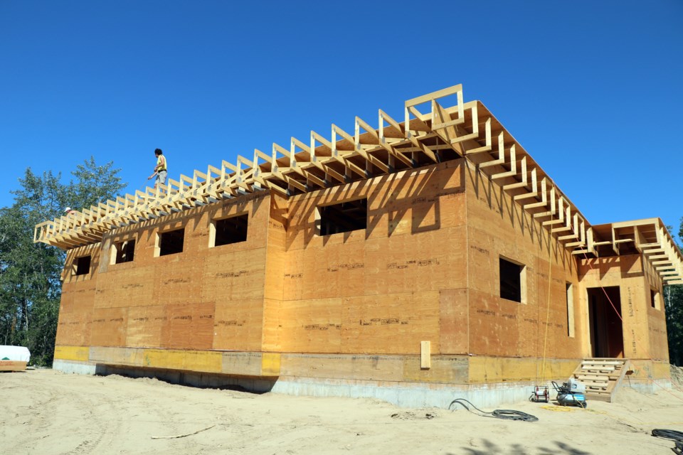 The new $385,000 chalet at the Innisfail Ski Hill is closer to completion. Workers have the basic frame of the facility almost completed.  Johnnie Bachusky/MVP Staff