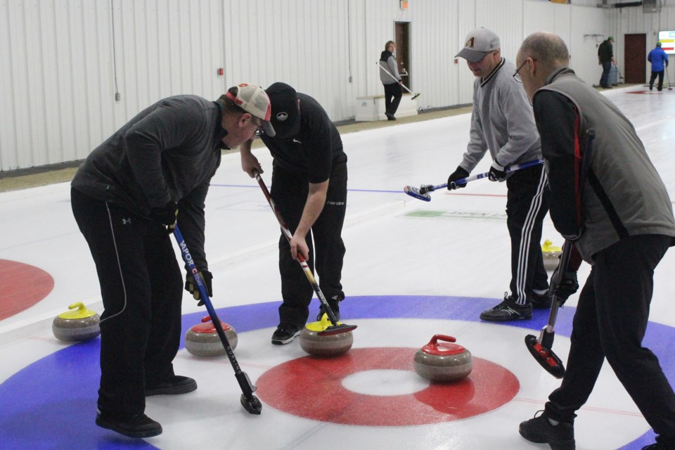 WebMen's Curling Carstairs