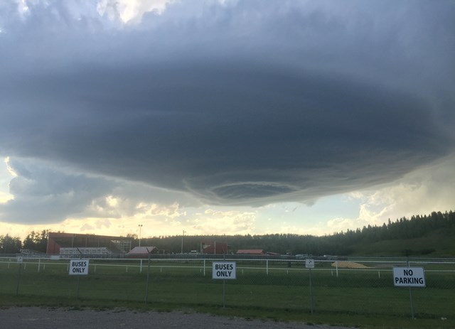 WACKY WEATHER — Sundre residents were no doubt a bit nervous on Tuesday, June 7 when this intimidating cloud formation that seemed to threaten an imminent tornado hovered