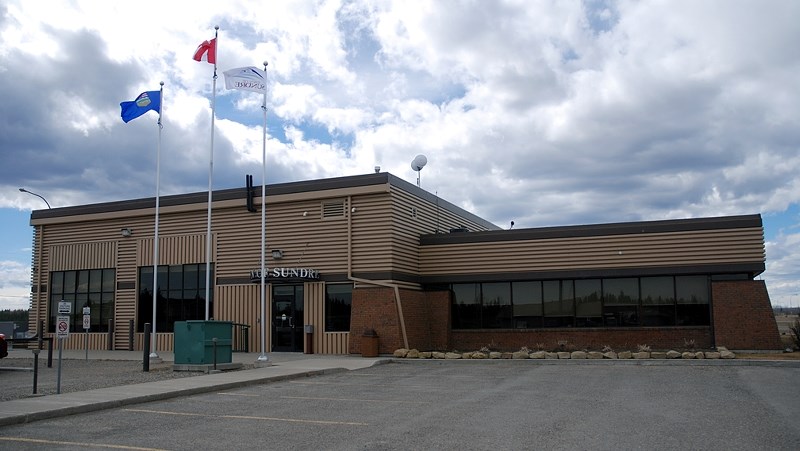 Sundre&#8217;s outgoing council recently agreed to defer a final decision on the future of municipally owned broadband Internet infrastructure to the incoming council