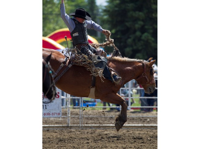  Hunter Sawley competes in saddle bronc.