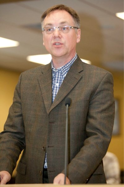 Darryl Howery of Applications Management Consulting makes a presentation on behalf of the Netook Crossing development at the Dec. 14 policies and priorities committee meeting.