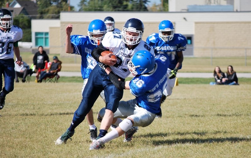 Cyclones continue to dominate 9 man football MountainviewToday.ca