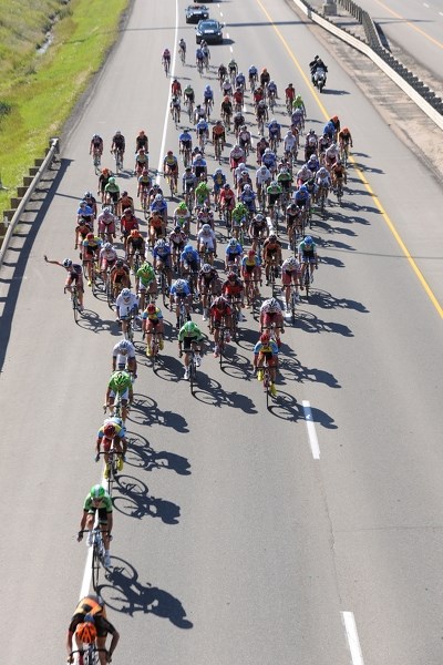Tour of Alberta, Stage 1 Strathcona &#8211; Camrose ; The Peloton moves past the Alberta scenery from Sherwood Park to the Camrose Finish. Stage winner is Svk Peter Sagan of