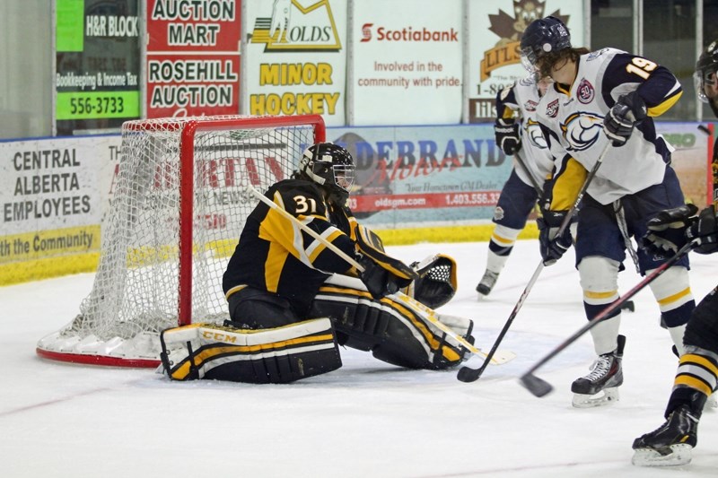 Olds Grizzlys goaltender Ethan Jemieff stopped 30 shots during his team&#8217;s game with the Calgary Mustangs at the Olds Sports Complex on Jan. 24 but the Grizzlys still