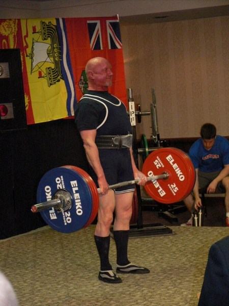 Archie Ulry makes his first deadlift of the competition at 480 pounds.