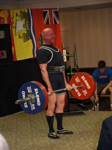 Archie Ulry makes his first deadlift of the competition at 480 pounds.