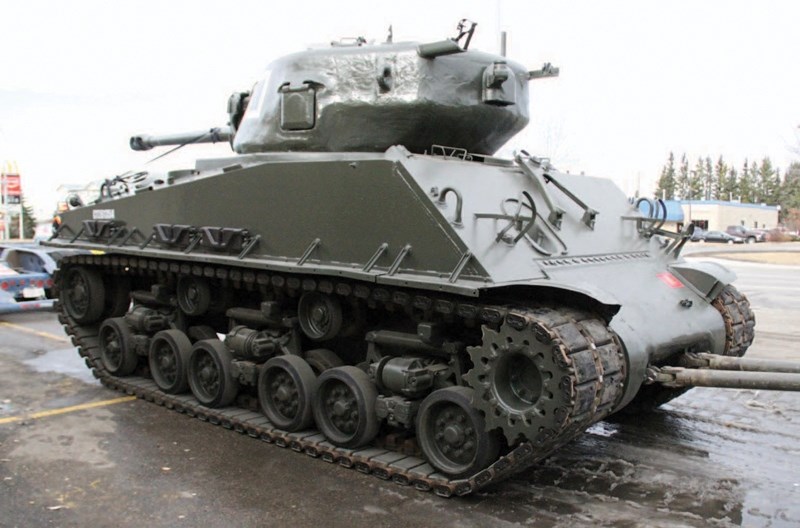 The legion&#8217;s Sherman &#8220;Easy Eight&#8221; tank has been named Archie by the école Olds Elementary School Grade 4 students. The name has already been painted on two