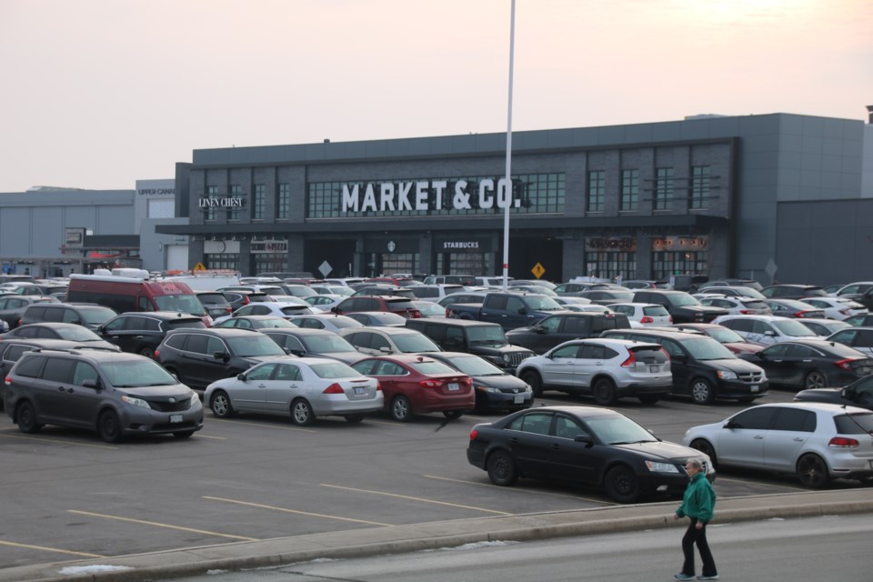 The parking lot at Upper Canada Mall was packed the afternoon the lockdown was announced for York Region on Dec. 11.  Alan S. Hale/NewmarketToday
