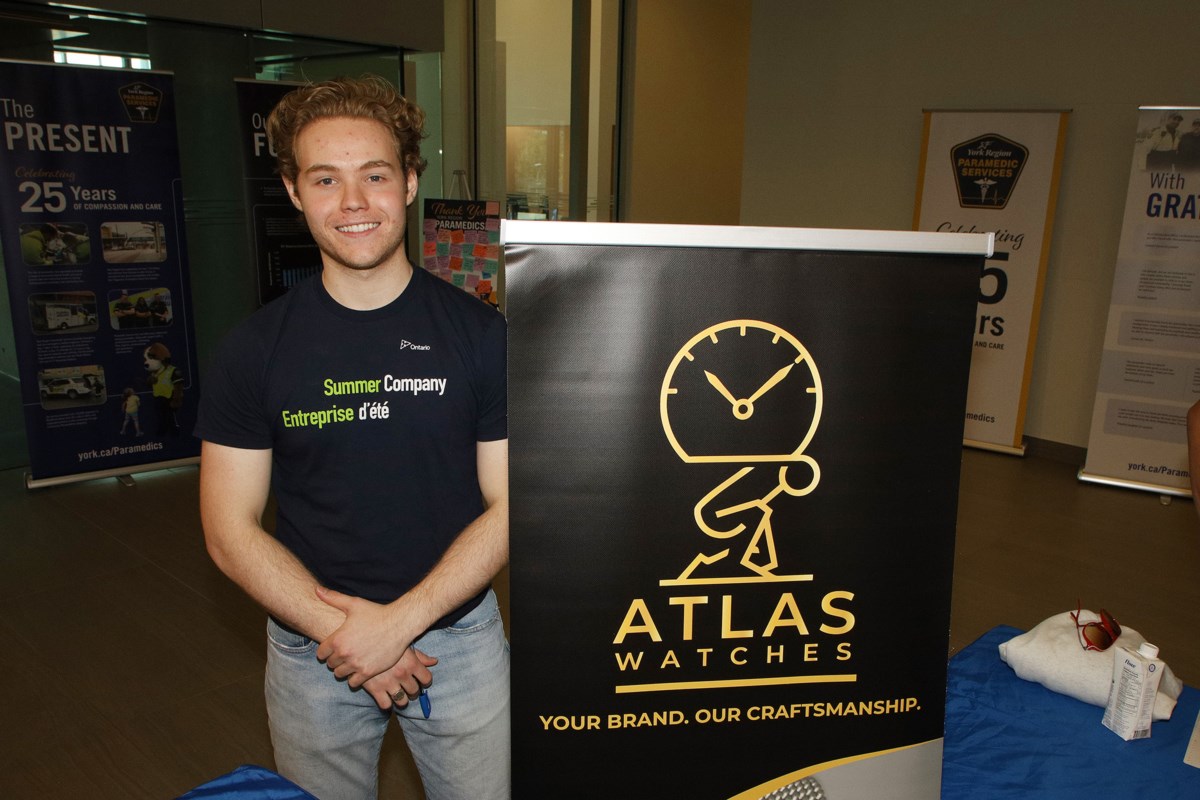 Young entrepreneurs turn passions into summer businesses (10 photos)