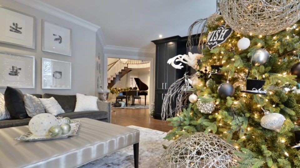 20231113-holiday-home-tour-pickering