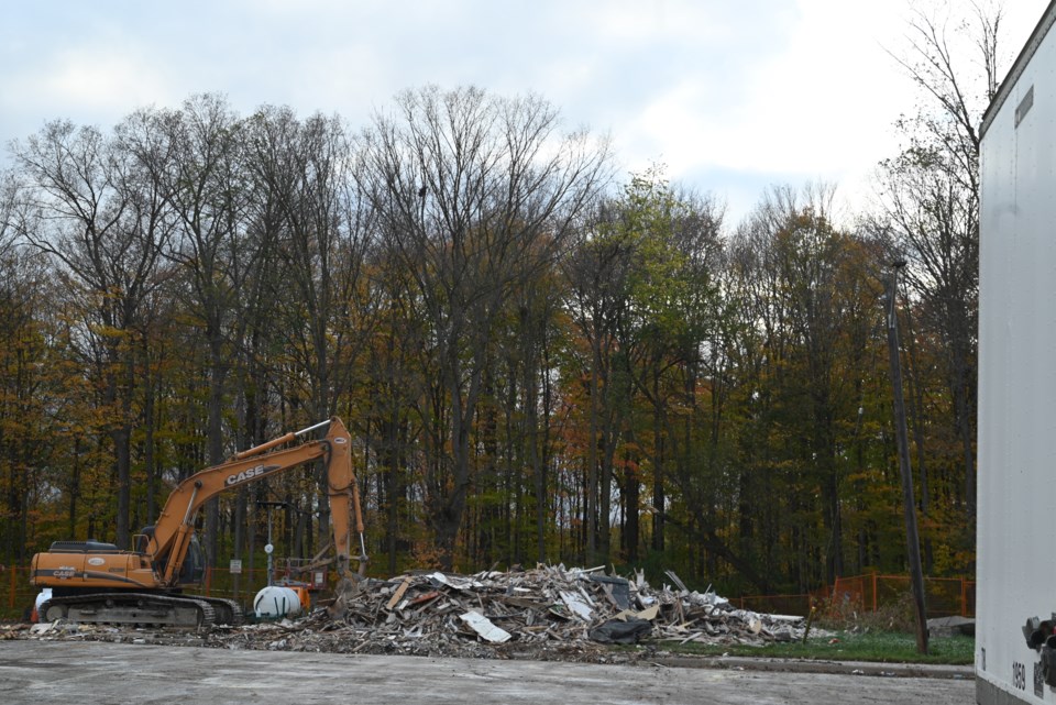 2021-10-21-62 Bayview Parkway demoliton-JQ