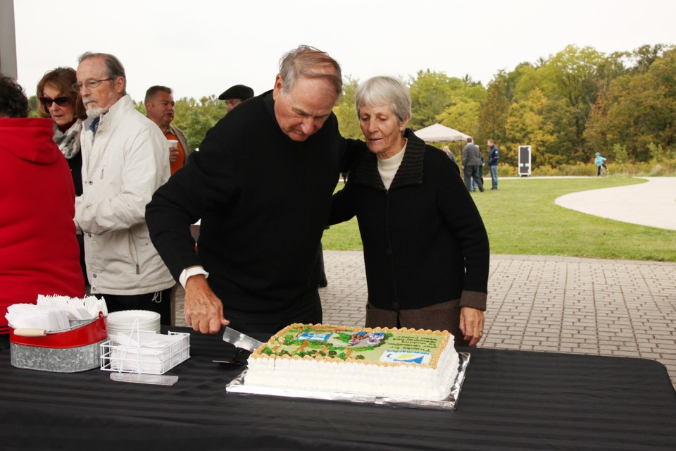 Recently passed former councillor Dave Kerwin and his wife Erika Kerwin at the unveiling of the bench dedicated in his honour in 2018.  
File photo/Greg King for NewmarketToday