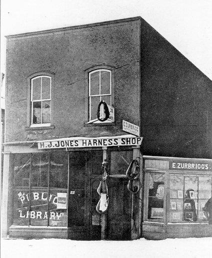 The original Newmarket library location at Main Street and Park Avenue in 1901.