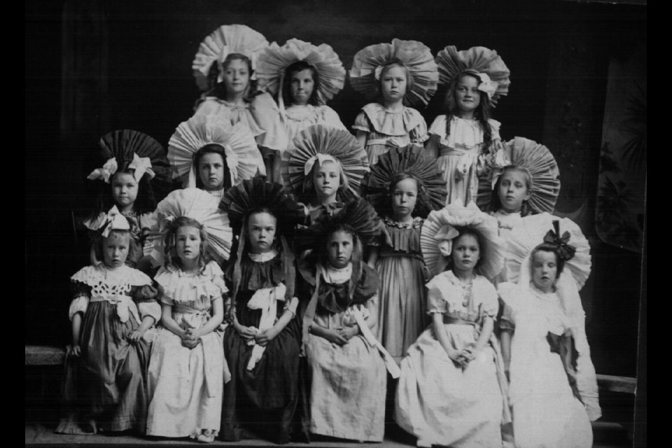The cast of a children's production.