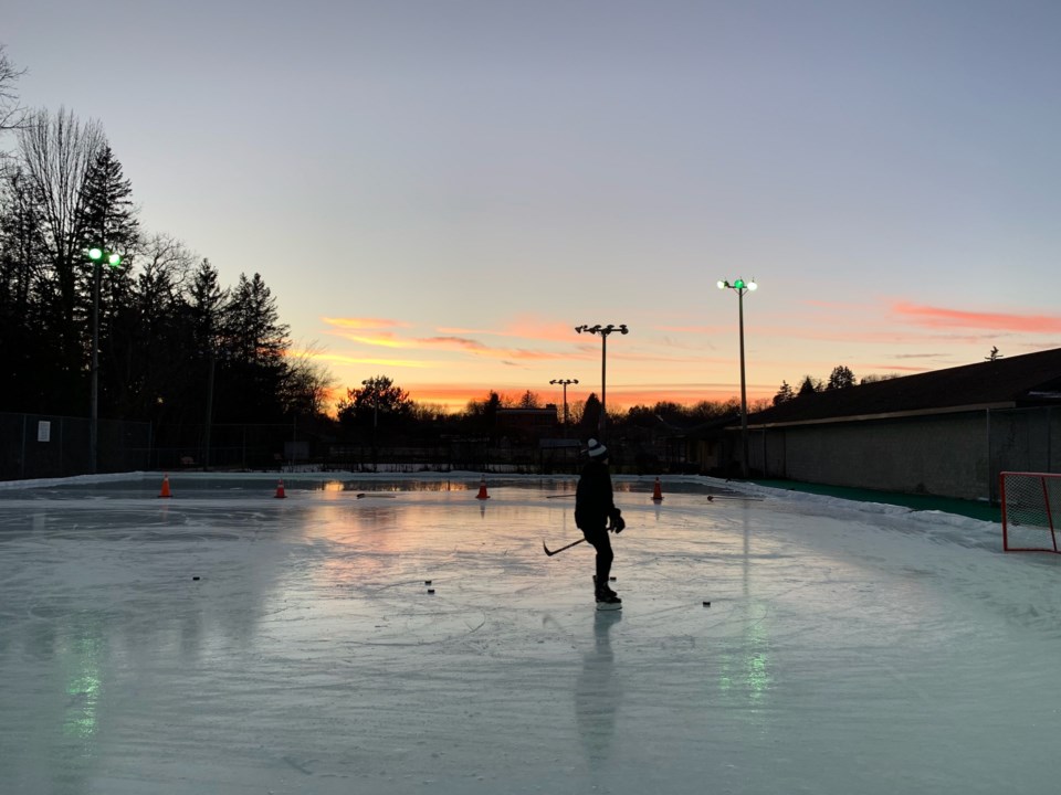 20181221 ice rink night
