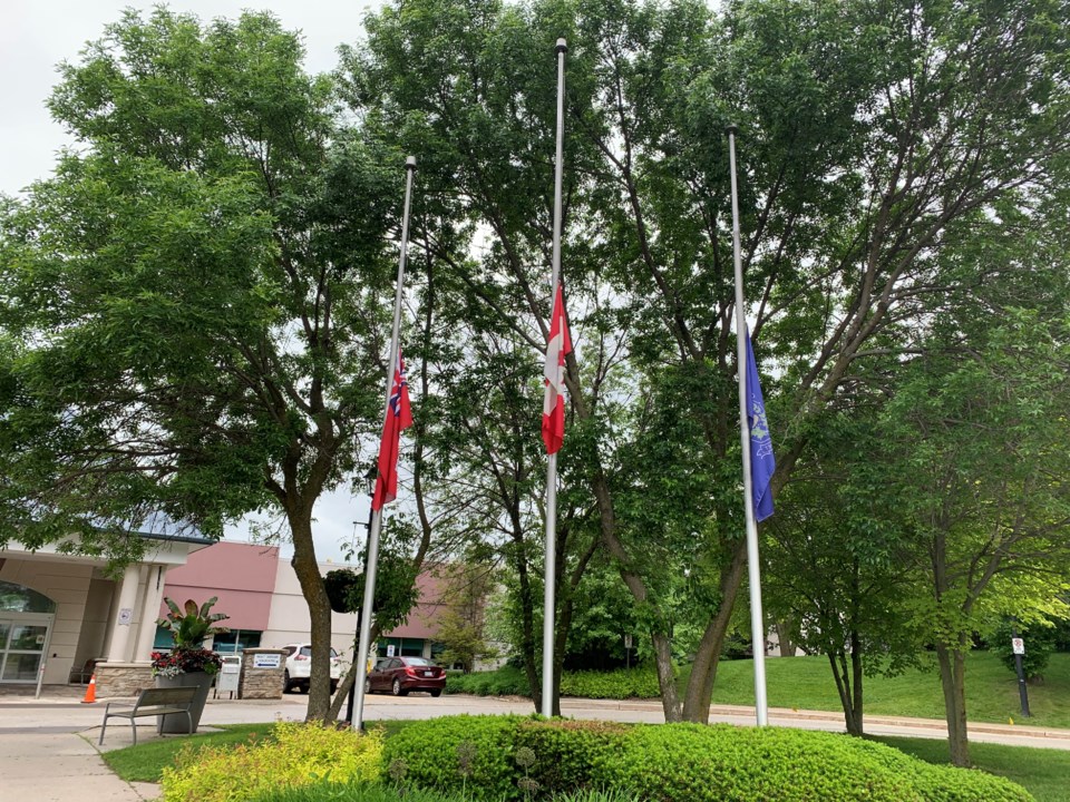 2019 06 21 half-mast flags DK