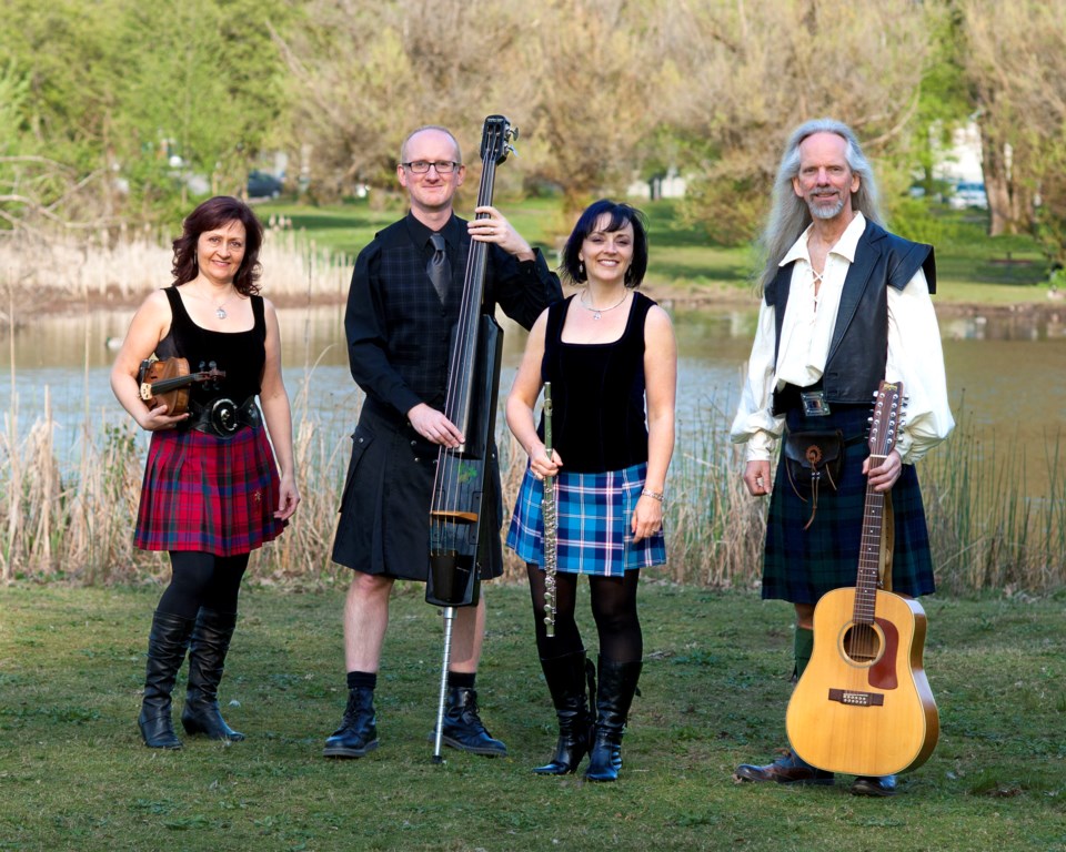 blackthorn-kilted-sue-renaud