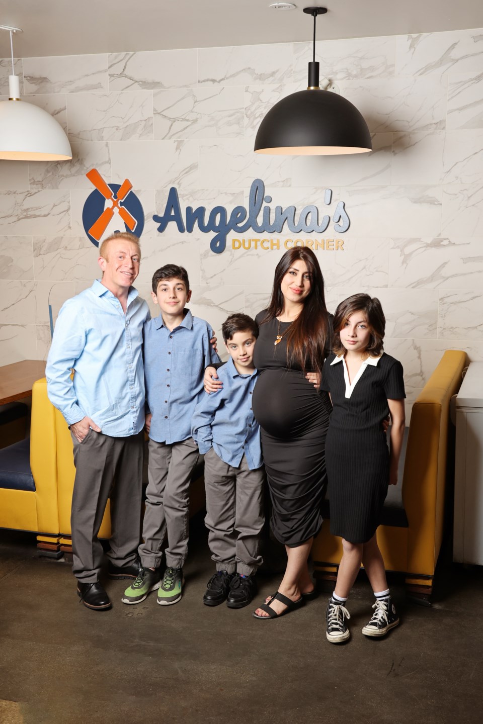 angelinas-dutch-corner-family